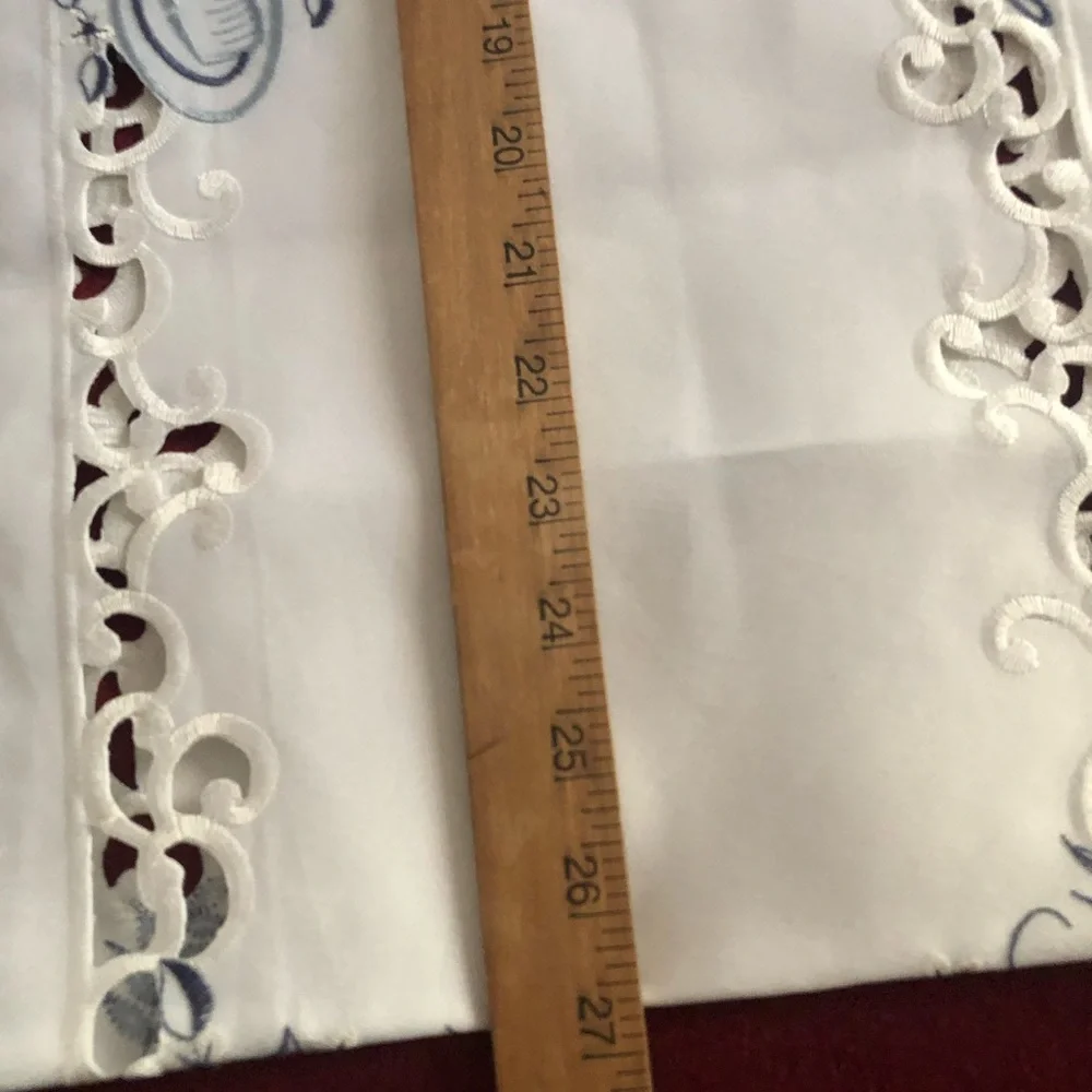 Vintage Lace Table Runner
